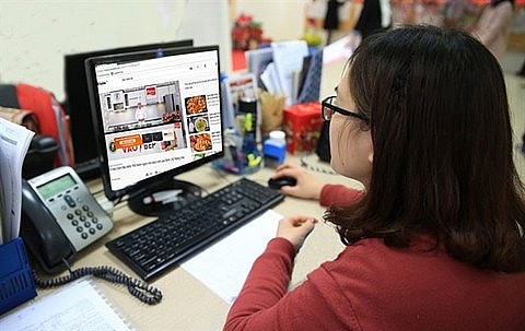 Vietnam’s digital economy will continue to grow rapidly to reach $50 billion by 2025, according to a report of the HCM City People's Committee about e-commerce on July 10. Photo: vtc.vn