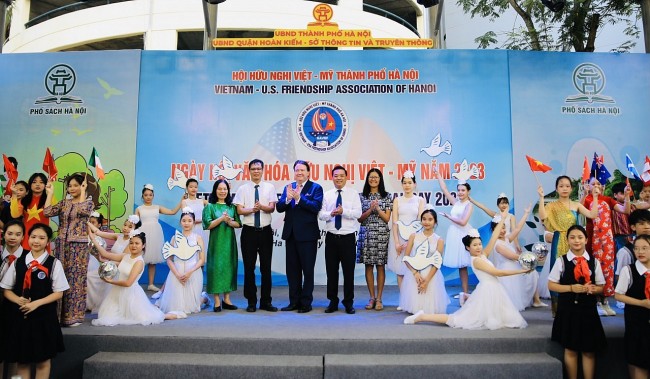 Education Cooperation Contributes to Connecting Vietnamese, American People