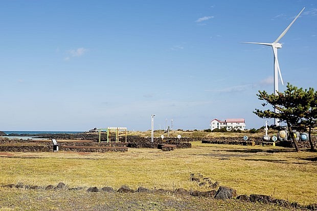 Nam Dinh Province’s 14 First Seasonal Workers Arrive at RoK’s Jeju Island