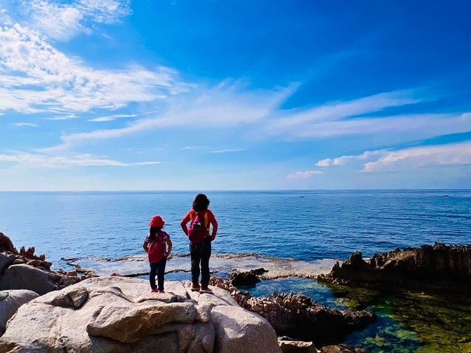 Grandmother And Granddaughter Conquer Vietnam’s Beautiful Sea Routes