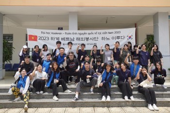 Korean Students Render Volunteer Services in Hanoi