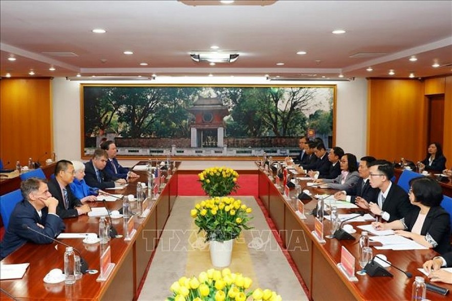  At a working session between Vietnamese Minister of Finance Ho Duc Phoc and US Treasury Secretary Janet Yellen in Hanoi on July 21. (Photo: VNA)