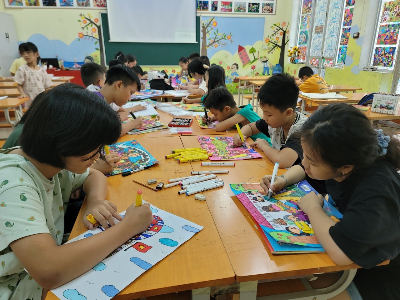 Vietnam - Cuba Painting Contest Received Vigorous Response from Children
