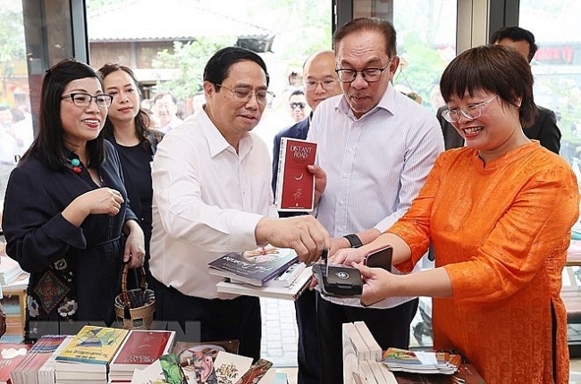 Malaysian Media Highlights PM Anwar Ibrahim's Visit to Vietnam