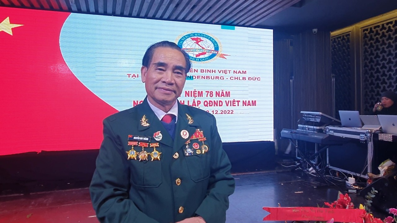 Viet Expat Returns to Find Lost Graves of Heroic Martyrs