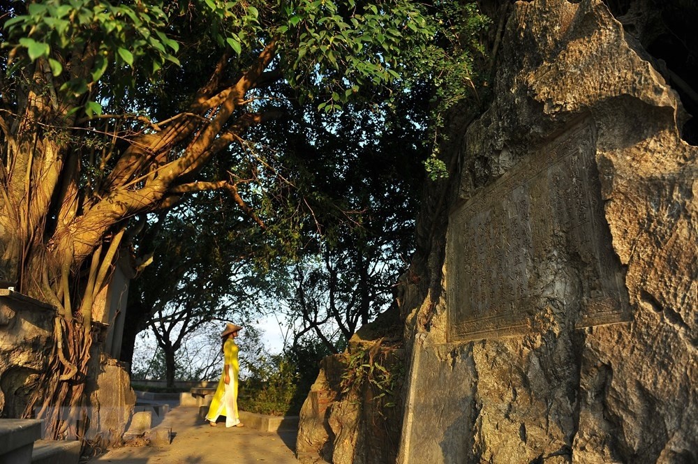 Discover Non Nuoc Mountain Carved With Ancient Poems In Ninh Binh