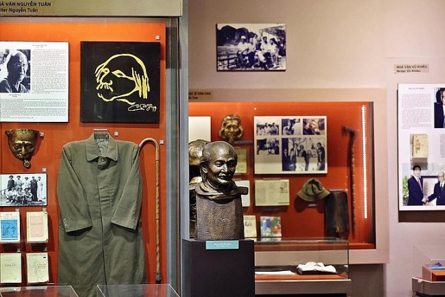 Explore The Space Of Vietnam Literature Museum