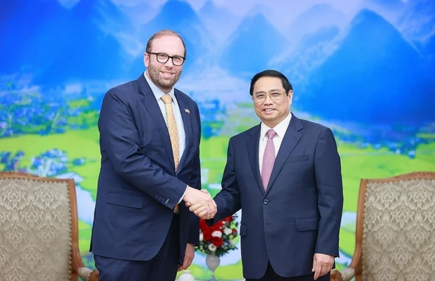 Prime Minister Pham Minh Chinh receives Jason Smith, chairman of the Ways and Means Committee of the US House of Representatives. (Photo: VNA)