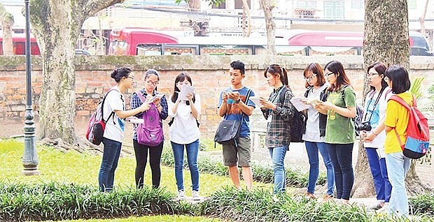 HanoiKids members at a training session at the Temple of Literature in Hanoi (Photo: nhandan.vn)