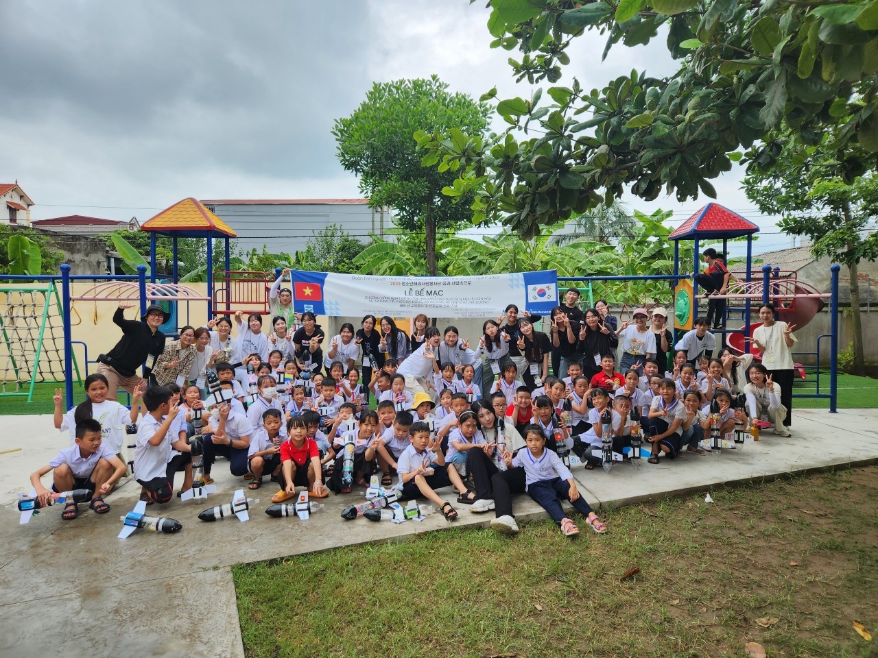 korean teenagers spark hai duong students digital passion