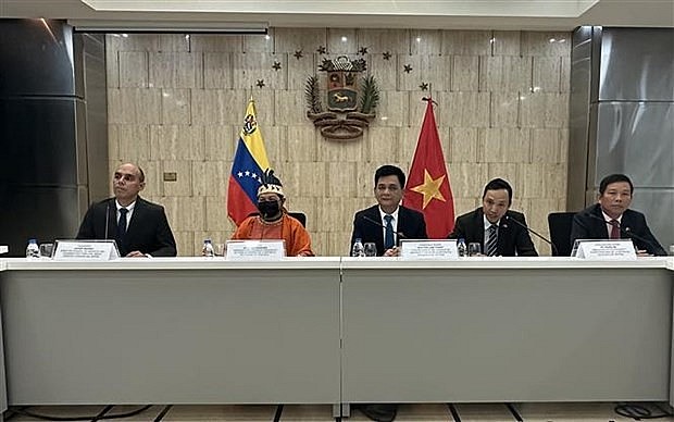 Vietnam And Venezuela Promote Cooperation in Ethnic Affairs