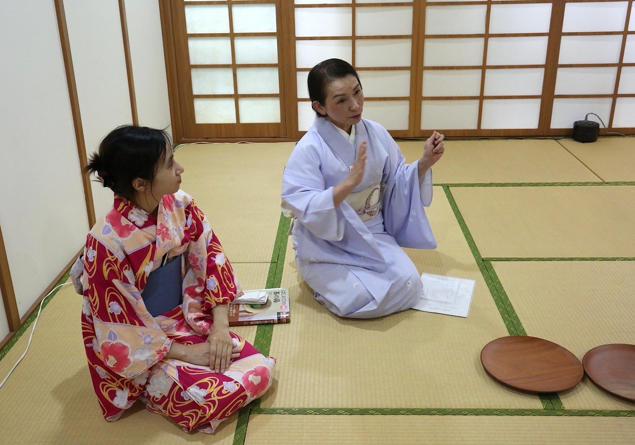 Charming Meditative Japanese Tea Ceremony in Hanoi