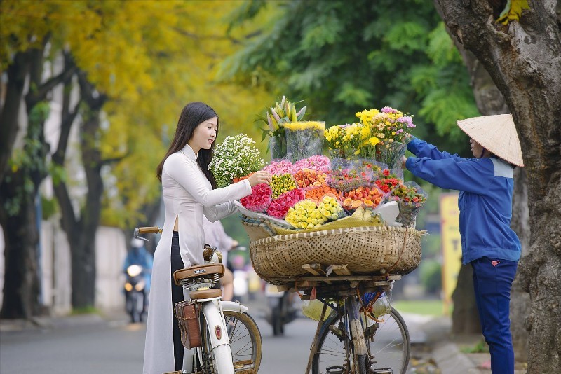 Vietnam’s Weather Forecast (August 13): Light Breeze With Showers In Hanoi