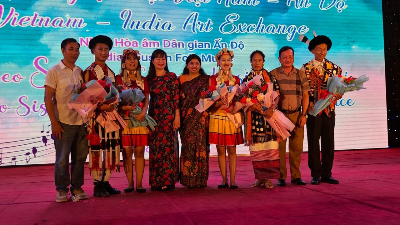 Indian Tetseo Sisters Bring Folk to Vietnam