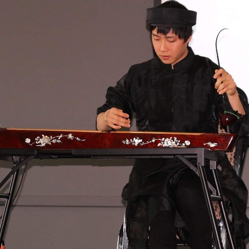 overseas youth brings tender sound of vietnams monochord zither to australians