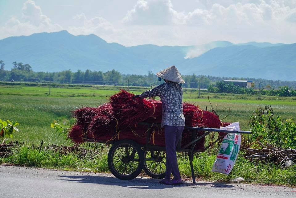 Explore The 200-Year-Old Sedge Mat Weaving Village In Binh Dinh