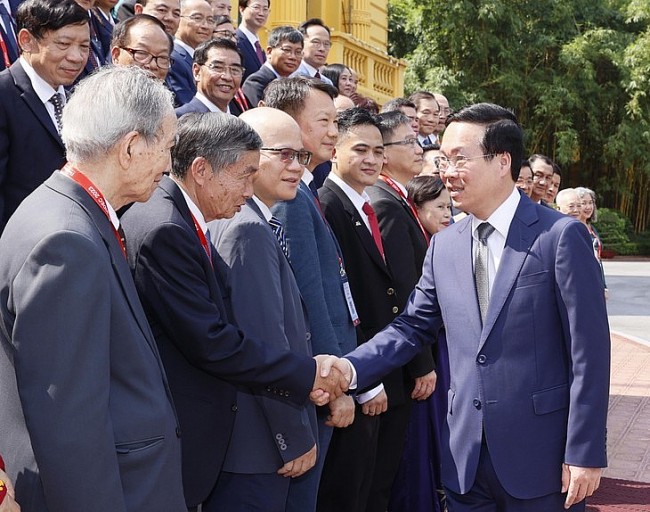 President Welcomes Delegates Attending Vietnam International Dental Exhibition & Congress