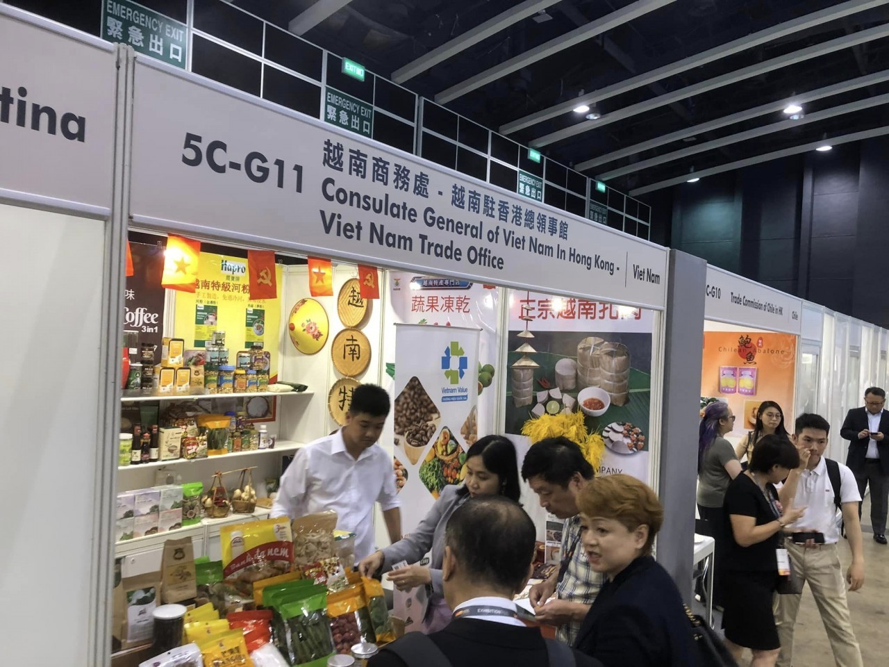 vietnam trade office in hong kong joins booth at food expo