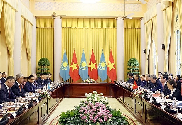 Vietnam News Today (Aug. 22): Vietnamese, Kazakh Presidents Seek Measures to Forge Cooperation