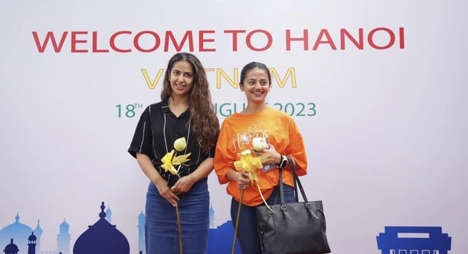 Famous Indian Actress Experiences Rice Noodle Making In Hanoi