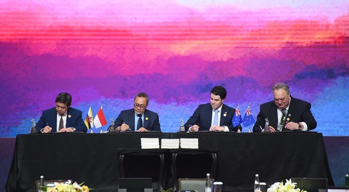 upgrading agreement establishing the asean australia new zealand free trade area