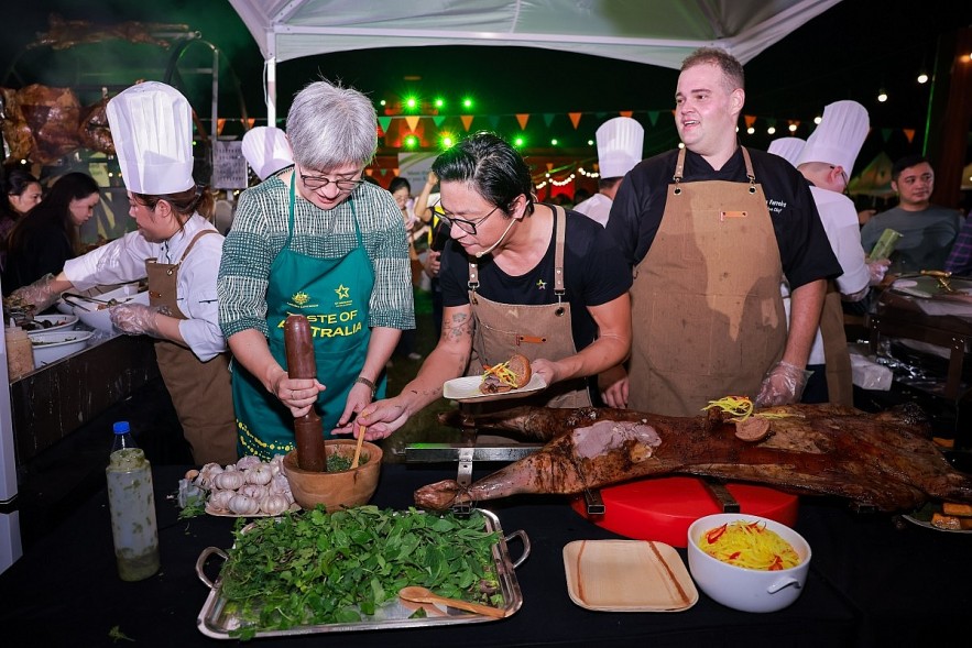 Festival Gives Vietnamese A “Taste of Australia”
