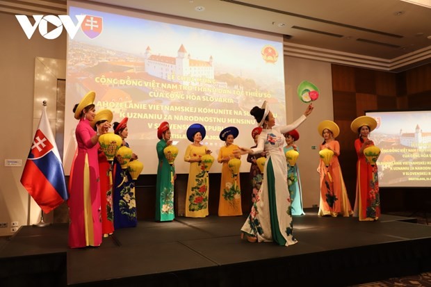 Honoring Contribution of Vietnamese Community in Slovakia