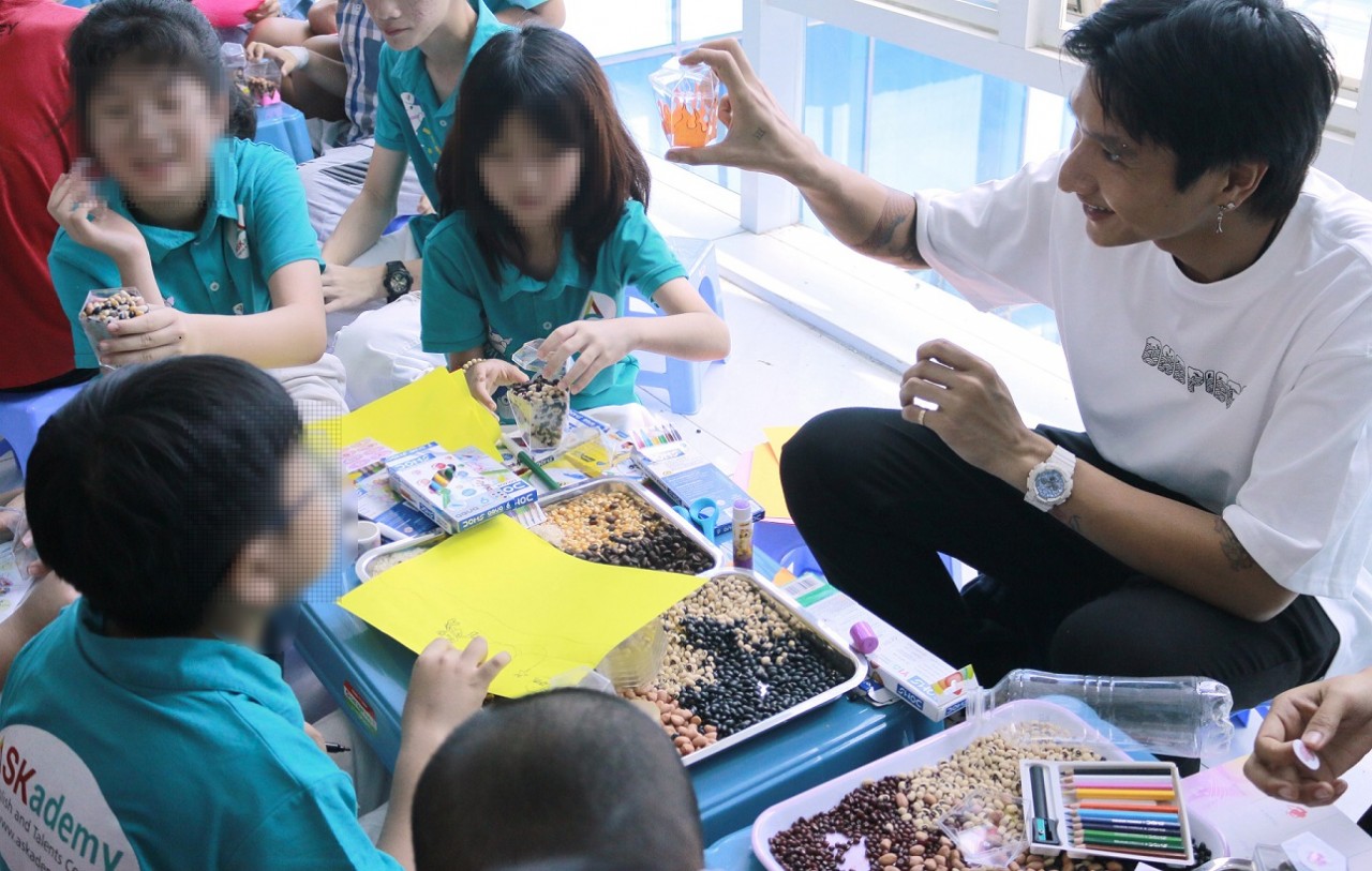 vcf spacespeakers group bring music to young pediatric cancer patients