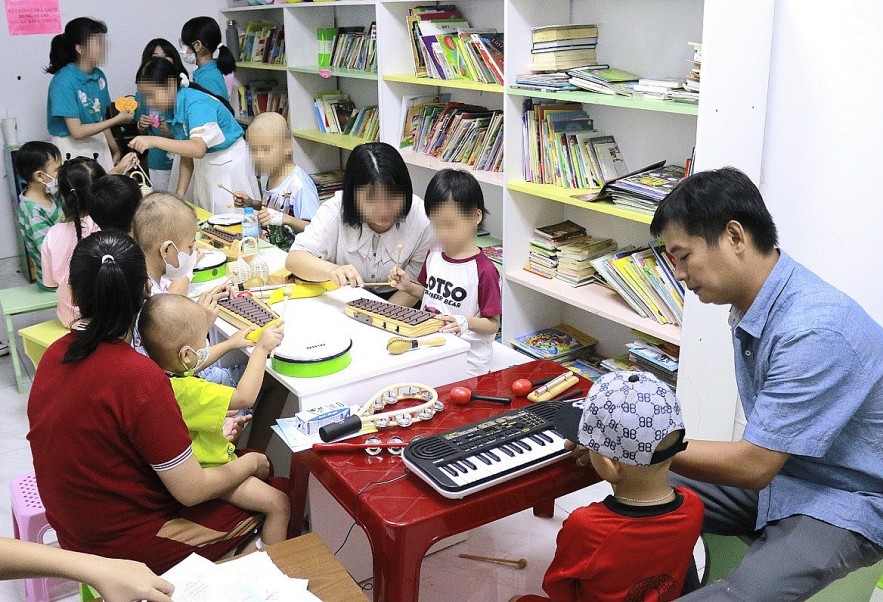 VCF, SpaceSpeakers Group Bring Music to Young Pediatric Cancer Patients