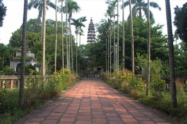 Explore The Highest 700-Year-Old Tower Pagoda In Vietnam