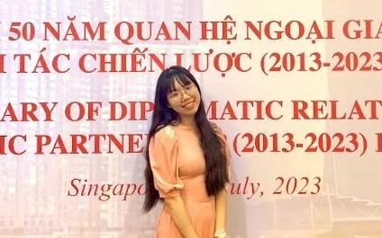 19 year old student wins logo design contest for vietnam singapore 50 years of relations