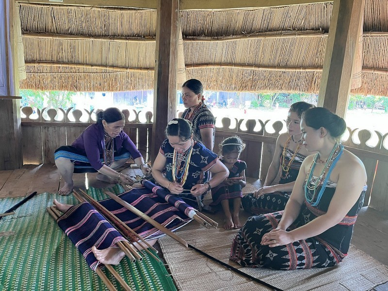 Brocade Weaving in Po Ninh Village, Quang Nam In Need of Preservation