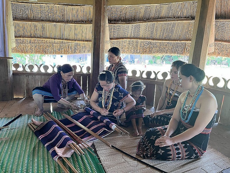 Brocade Weaving in Po Ninh Village, Quang Nam In Need of Preservation