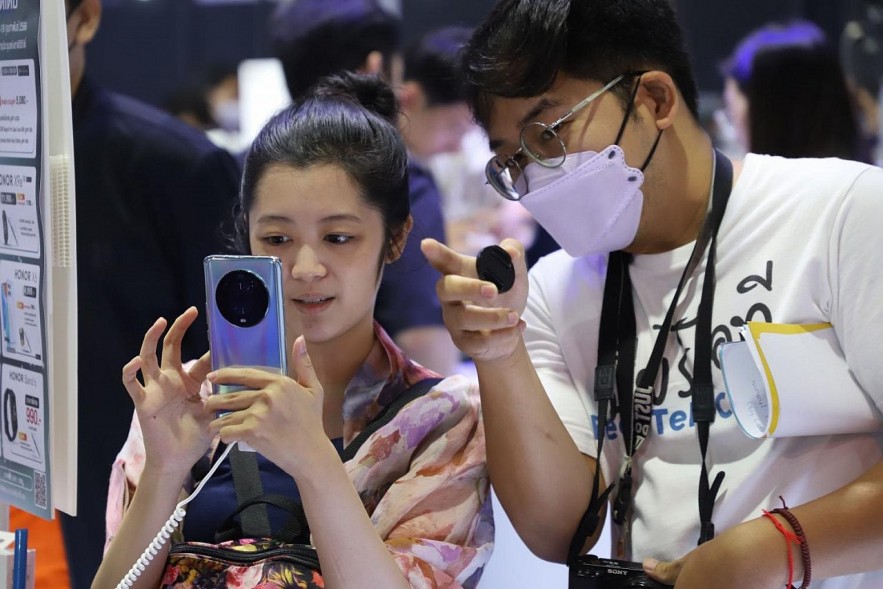 Southeast Asia's Smartphone Market Sees Lowest Shipment Since 2014: Report