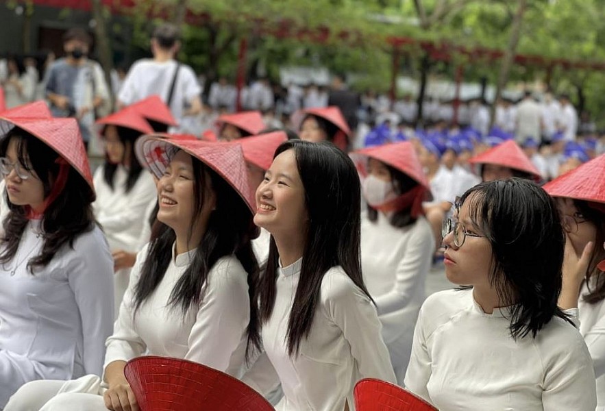 [Photo] More Than 22 Million Vietnamese Students Welcome New School Year
