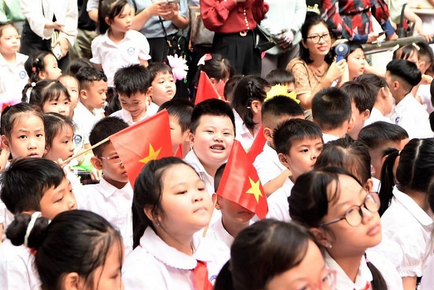 [Photo] More Than 22 Million Vietnamese Students Welcome New School Year