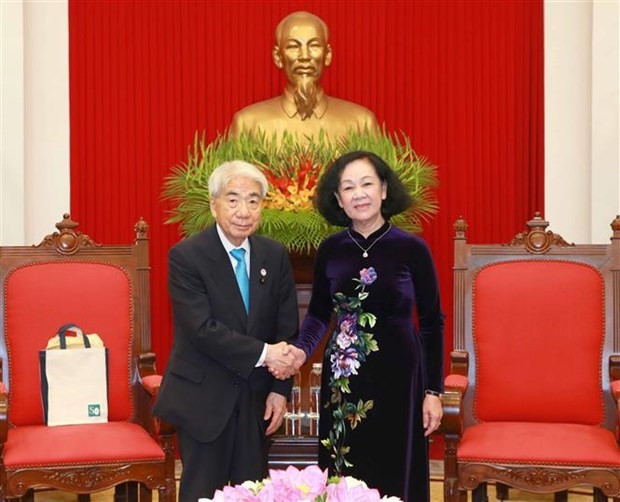 Japanese House of Councillors Gifts Vietnam a Red Osaka Tree