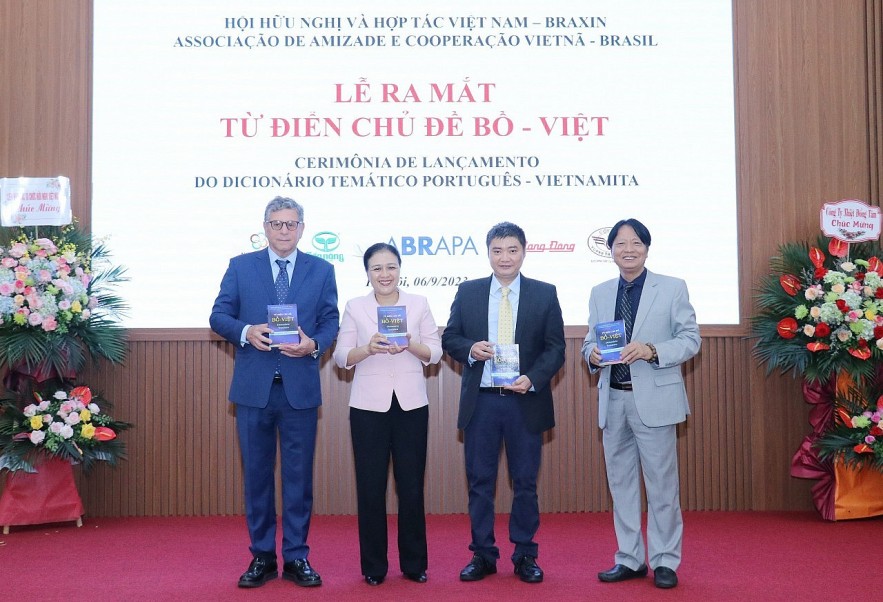 Portuguese-Vietnamese Dictionary: Achievement of Vietnam-Brazil Friendship And Cooperation