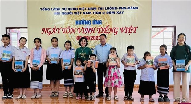 Overseas Vietnamese Abroad Respond to Day for Honouring Vietnamese Language
