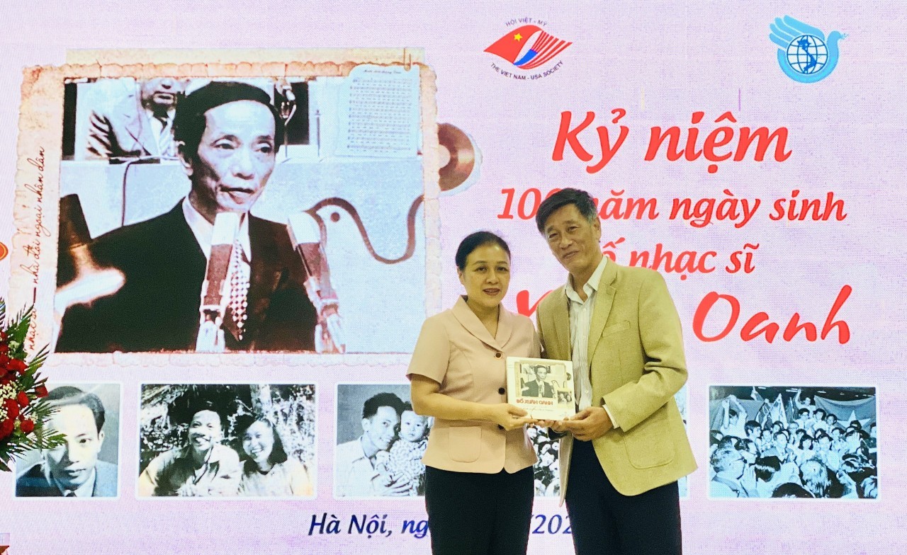 Celebrating 100th Birthday of Outstanding People's Diplomat Do Xuan Oanh