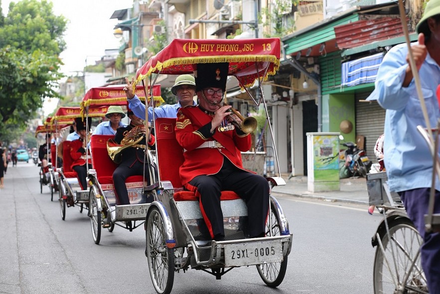 A British weekend in Hanoi