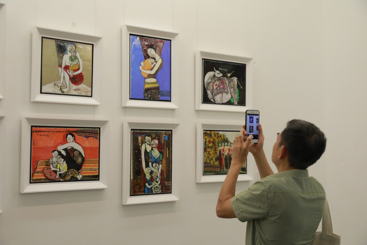 Visual Art Collaboration Depicts Vietnam and Singapore Heritage and Friendship