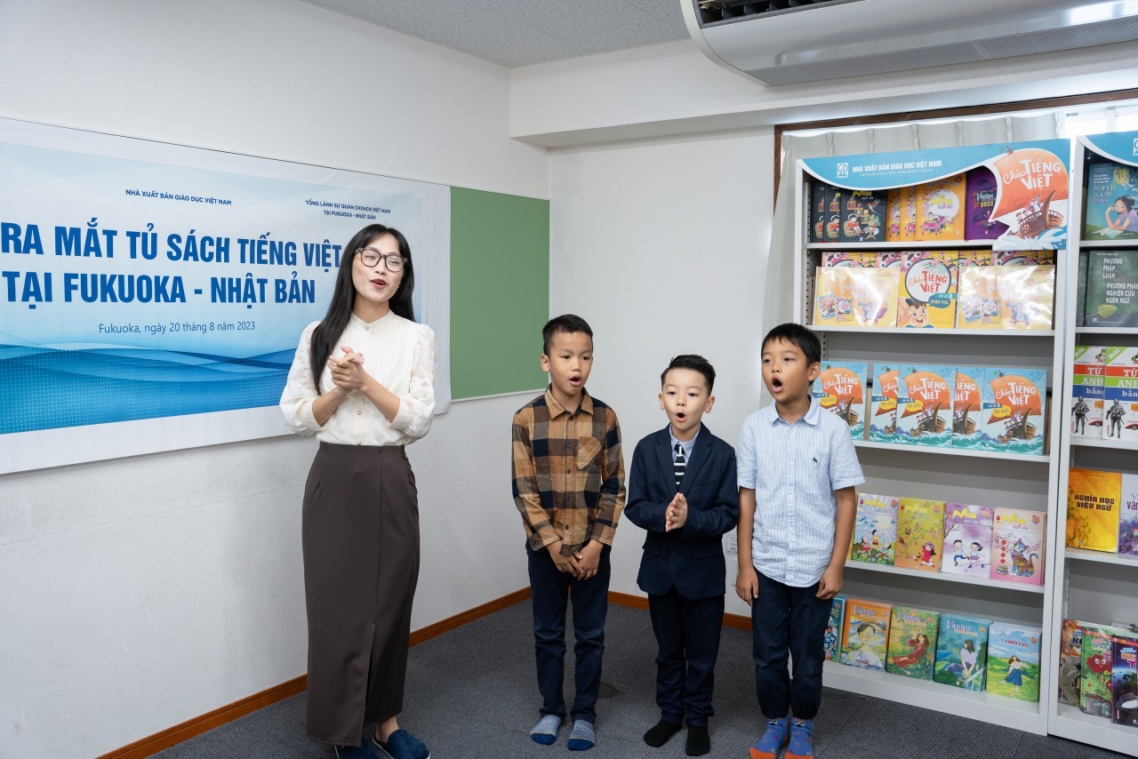Vietnamese Books Enter Public Library System