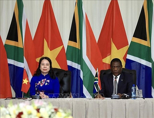 Vice State President Vo Thi Anh Xuan holds talks with South African Deputy President Paul Mashatile. (Photo: VNA)