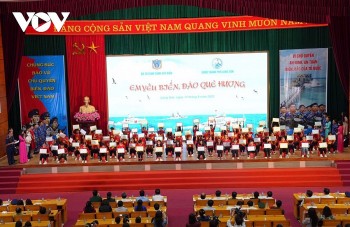 Spread Love of Homeland Sea and Islands to Students in Lang Son