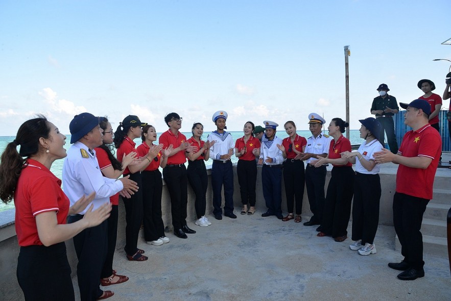 Hanoi Armed Forces Held Exchange to Address Contribution to Truong Sa over Past Years Hanoi Armed Forces Held Exchange to Address Contribution to Truong Sa over Past Years