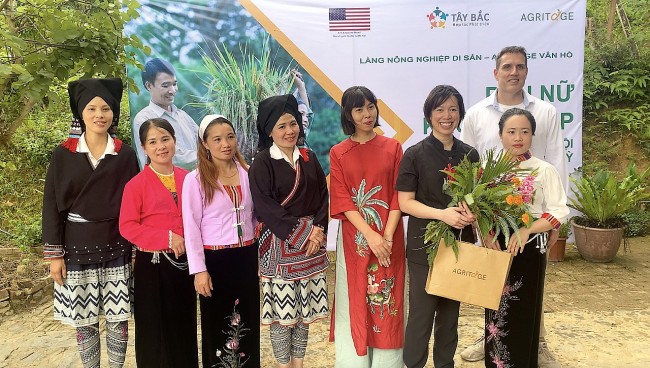 "Blind Chef" Christine Ha, Agritage Vietnam Deliver Empowering Talk to Ethnic Viet Women
