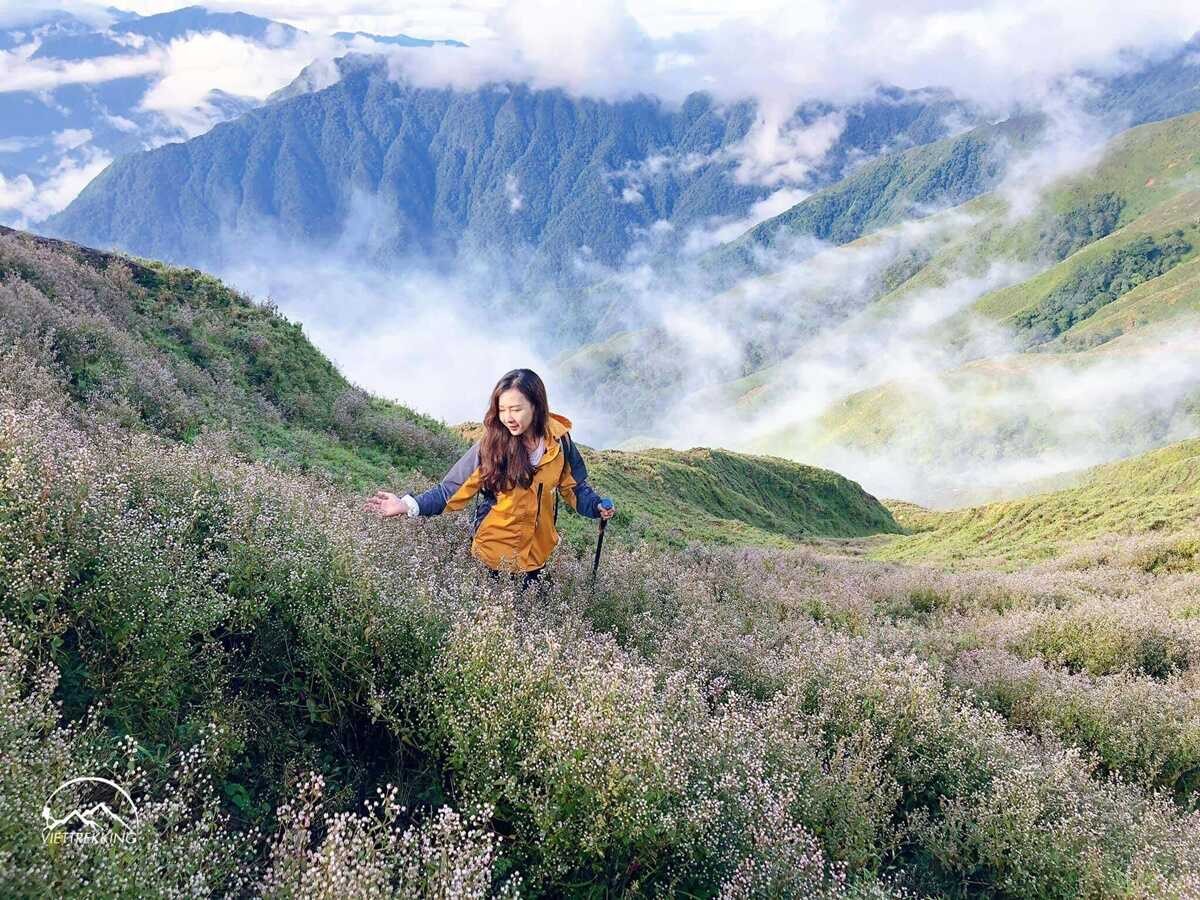 Mountain Climbing Contest To Conquer Ta Chi Nhu Peak