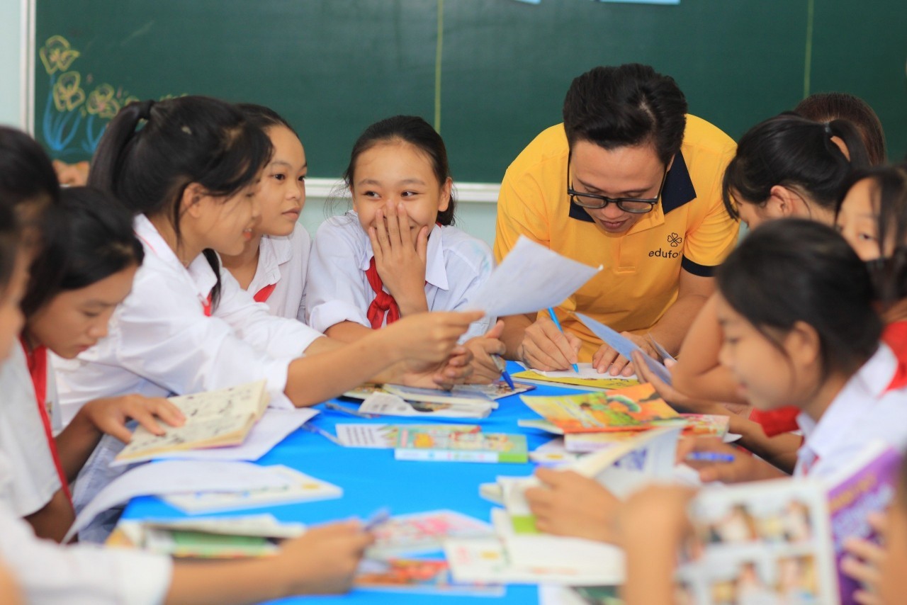 good neighbors international gives 5000 books to children in ha giang