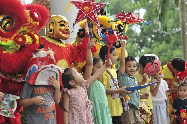 Children Enjoy Mid-Autumn Activities at Vietnam Museum of Ethnology